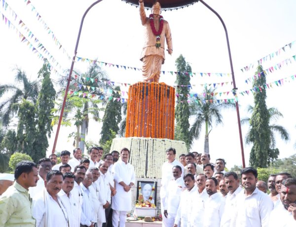 श्री विठ्ठल कारखान्यावर कर्मवीर औदुंबरआण्णांची १००वी जयंती साजरी