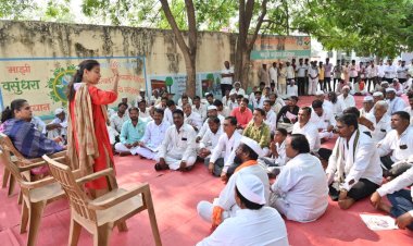 शेतकरी अडचणीत असताना भाजपने त्यांच्याकडे पाठ फिरवली - आमदार प्रणिती शिंदे