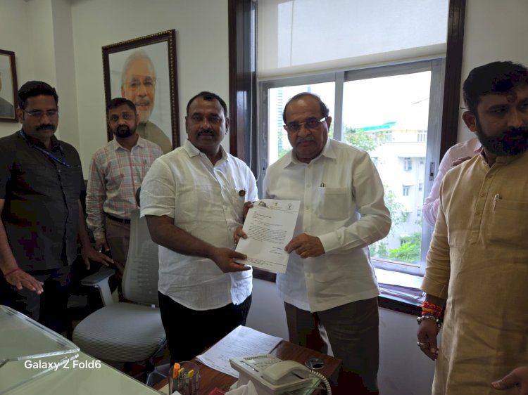 राज्यातील कोतवालांना चतुर्थ श्रेणी कर्मचारी म्हणून सामावून घेण्याची आ समाधान आवताडे यांची मागणी