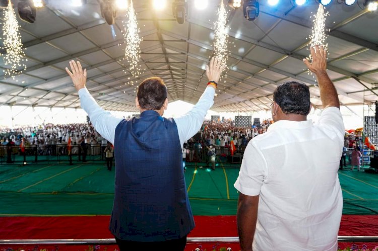 दुष्काळी तालुका हा कलंक पुसण्यासाठी पुन्हा एकदा अवताडे यांना आशीर्वाद द्या- देवेंद्र फडणवीस