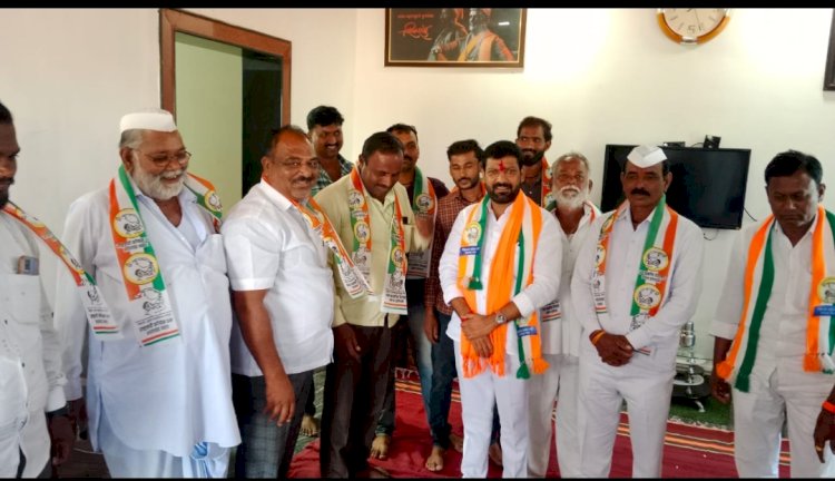 ज्या विद्यमान आमदारांनी पक्षाचे नेते व कार्यकर्ते यांना वाऱ्यावर सोडले तिथे सर्वसामान्य जनतेचे काय होणार--अनिल सावंत