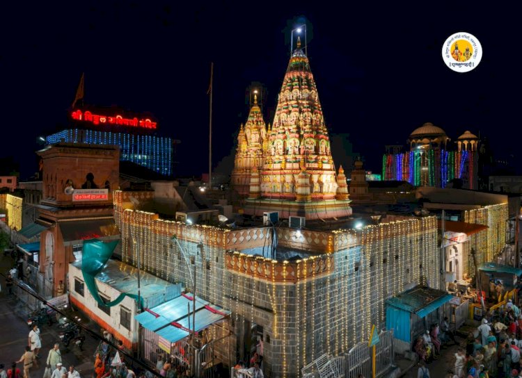 आषाढी यात्रा : l श्री विठ्ठल-रुक्मिणी मंदिराला आकर्षक विद्युत रोषणाई;