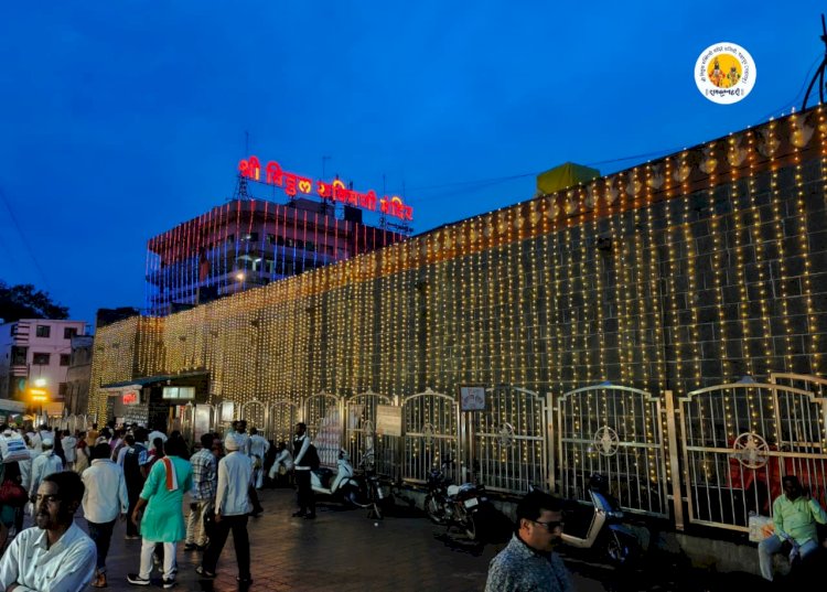 आषाढी यात्रा : l श्री विठ्ठल-रुक्मिणी मंदिराला आकर्षक विद्युत रोषणाई;